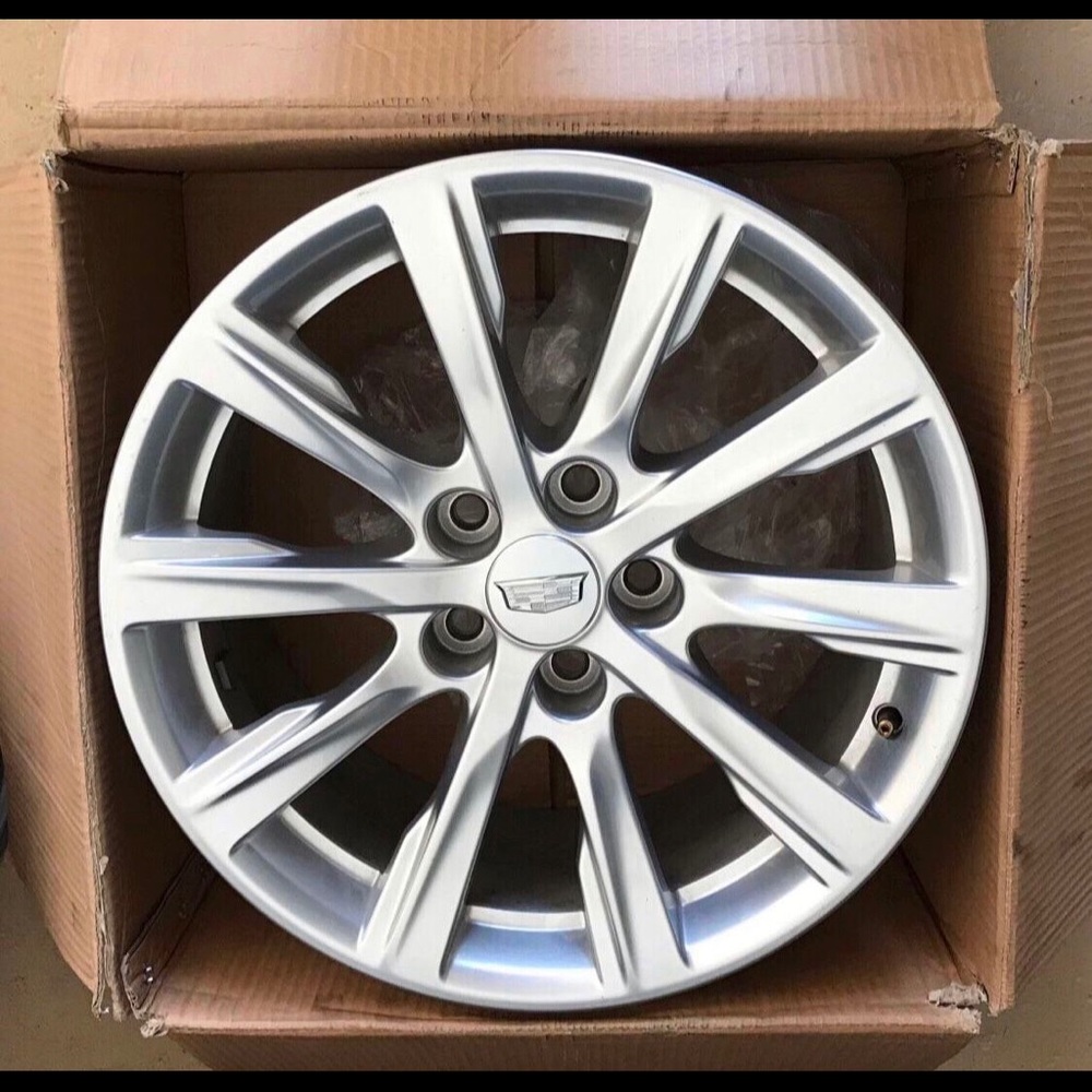 2020 Cadillac wheels ct5 18 Inches sets of 4